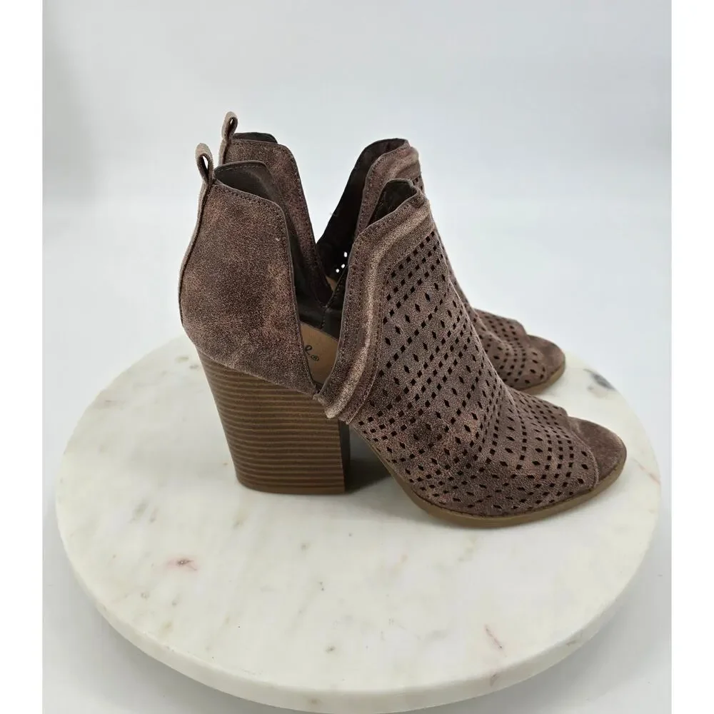 Qupid Barnes Rose Brown Perforated Peeptoe Boots Boho Festival‎